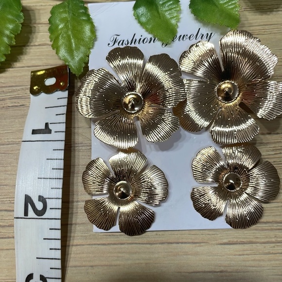 Double Flower Gold Drop Eearrings - Picture 15 of 17